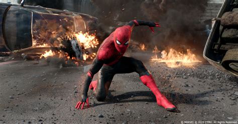 SPIDER-MAN: FAR FROM HOME Spoiler Stills Highlight That Spectacular ...