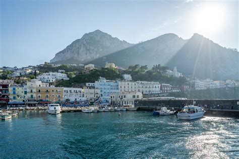 How to do a day trip from Naples to Capri (2023)