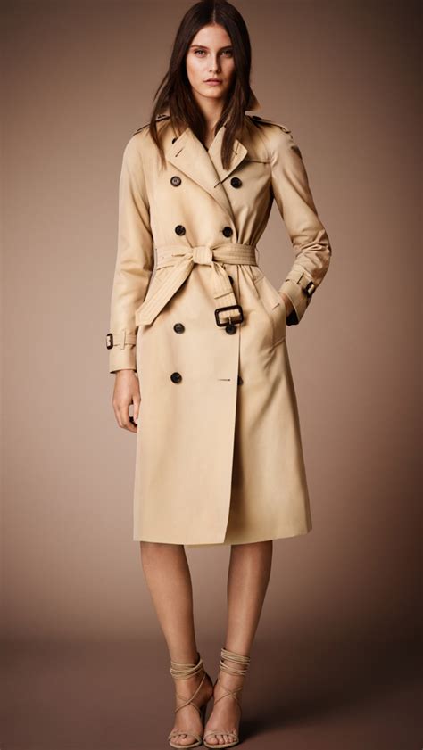 Burberry Heritage Trench Coat: Classic to Modern Style