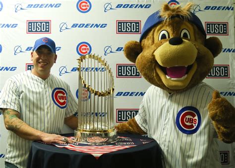 DVIDS - Images - U.S. Soldiers meet Chicago Cubs mascot [Image 7 of 10]