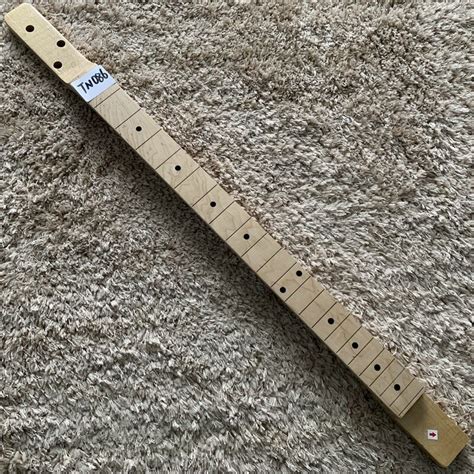 3-String-Guitar-Neck-Solid-Maple-Maple-22-Frets-Unfinished-Guitar-Neck-No-Frets-Black-Dot.jpg