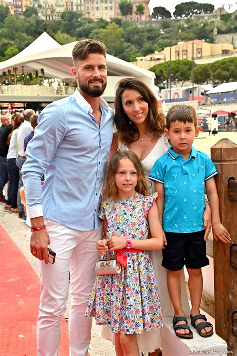 Olivier Giroud : Sortie en famille avec Jennifer et les enfants à ...