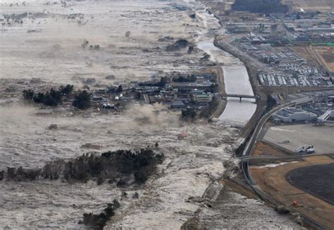 Japan’s Tsunami: Caught on Camera – VideoNeat