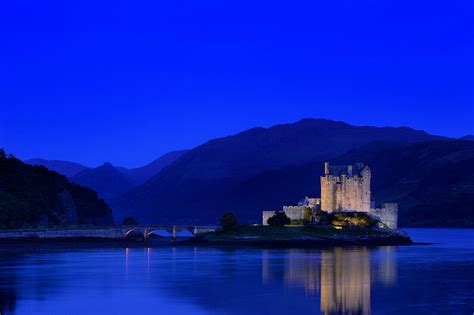 Castle At Night – License image – 70482116 lookphotos