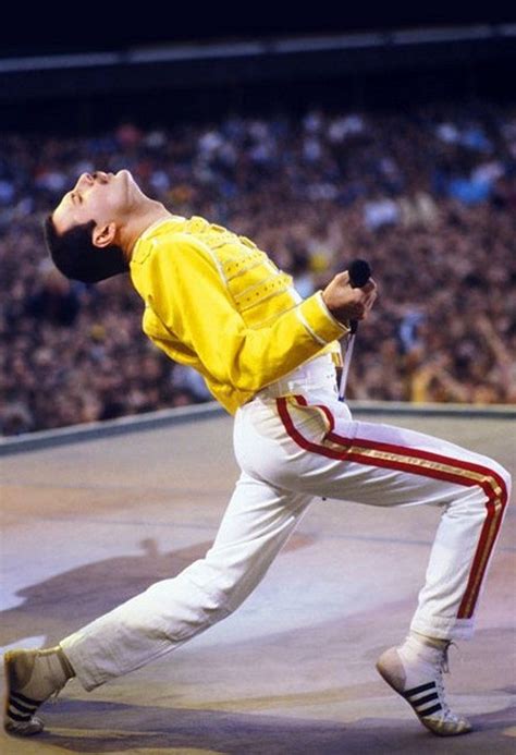 Freddie Mercury. Queen. Live at Wembley July 12, 1986. | Freddie ...