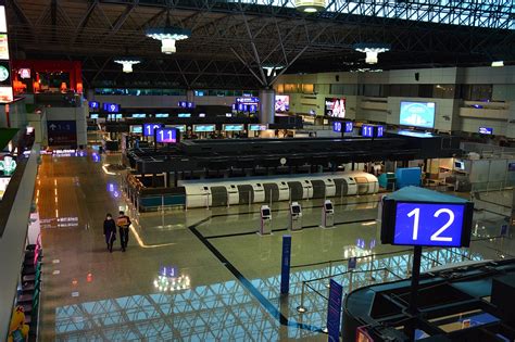 File:Taiwan Taoyuan International Airport Terminal 2 Check-in Hall ...