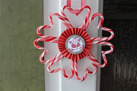 17 Cool Candy Cane Wreath Ideas - Guide Patterns