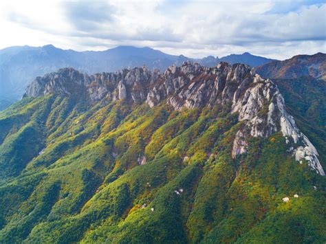 #Ulsanbawi Rock as seen from the #Misiryeong Ridge | Goseong, Gangwon Province, Korea | 미시령에서 바라 ...