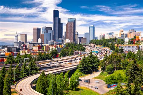 Skyline of Seattle, Washington, USA jigsaw puzzle in Bridges puzzles on TheJigsawPuzzles.com