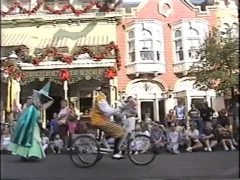 Share A Dream Come True Parade 2001 - YouTube