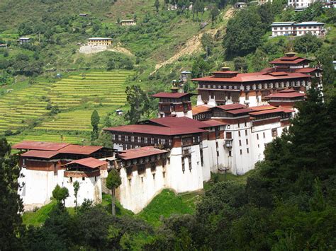 Trongsa Dzong :: HimalayanWonders.Com