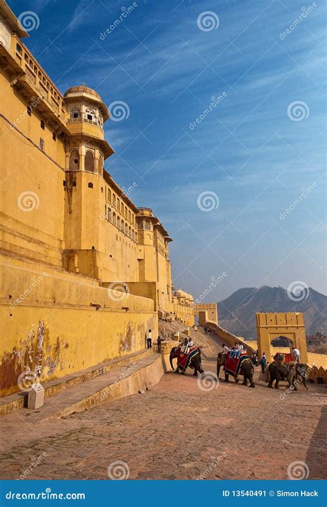 ELEPHANT RIDE TO the AMBER FORT,RAJASTHAN,INDIA. Editorial Photo - Image of mahoots, fort: 13540491