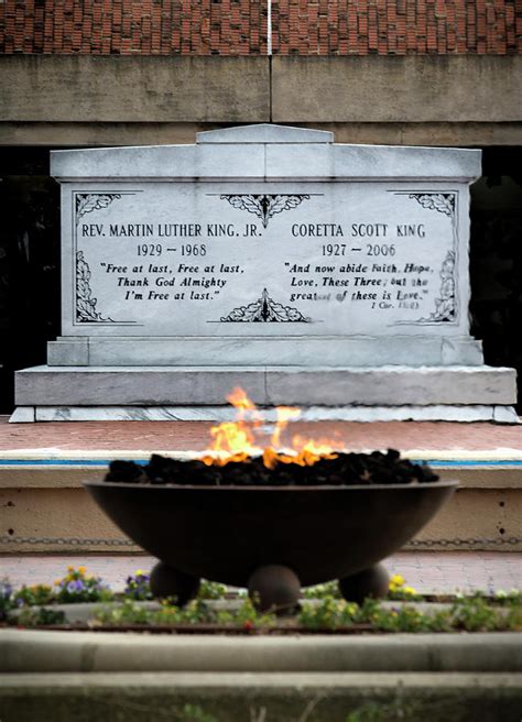 Martin Luther King Jr. Tomb Photograph by Mark Chandler - Fine Art America