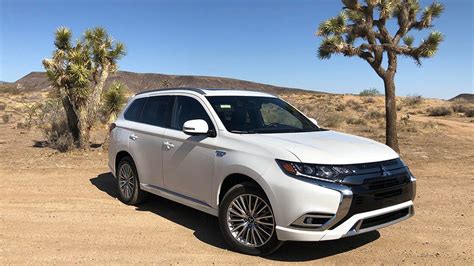 2021 Mitsubishi Outlander PHEV review: A better hybrid, but still hard to recommend - CNET