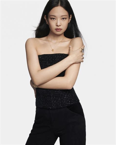 JENNIE KIM for Chanel Coco Crush 2023 – HawtCelebs