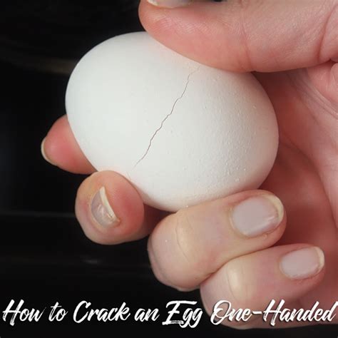 How to Crack an Egg One-Handed | Mrs Kringle's Kitchen