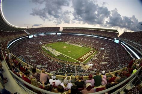 25 best college football stadiums in the country | Yardbarker