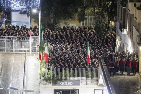 Outrage in Italy after hundreds give fascist salute at Rome rally