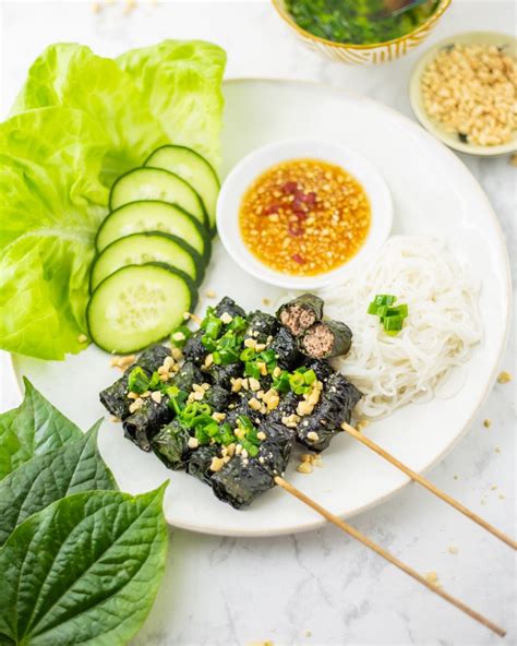 Bò lá lốt • Grilled lemongrass beef in lốt leaf – MM Bon Appétit