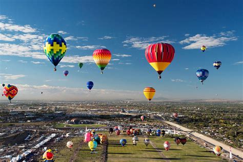 How Many Balloons Are In The Albuquerque Balloon Festival