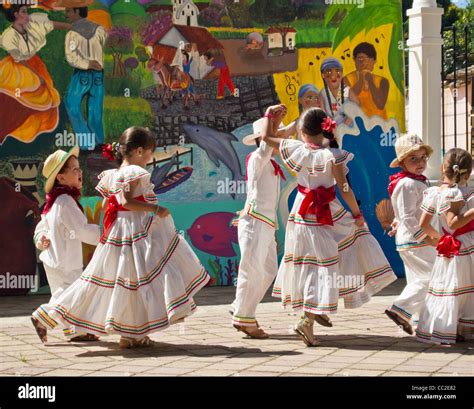 Honduras Dance High Resolution Stock Photography and Images - Alamy