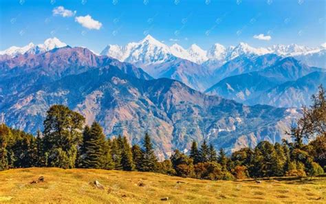 Scenic Himalaya Landscape View At Munsiyari Uttarakhand | India Stock Photo