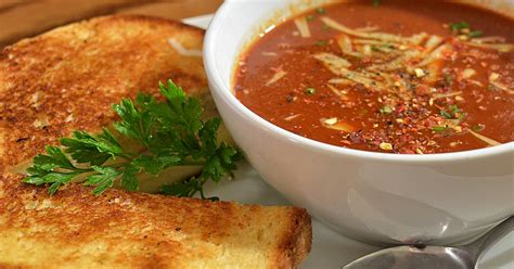 Rachael Ray: Spicy Tomato Soup + Garlic Bread Grilled Cheeses