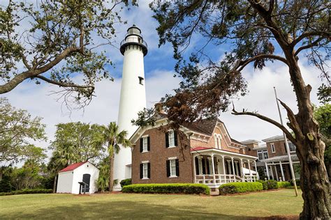 Saint Simons Island Lighthouse Photograph by Lorraine Baum - Fine Art America