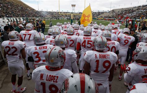 New Mexico Starting Defensive Lineman Has Died At 21 - The Spun