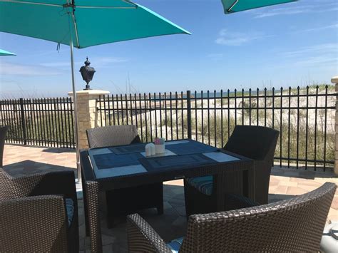 13 restaurants with a waterfront view at Jacksonville's Beaches