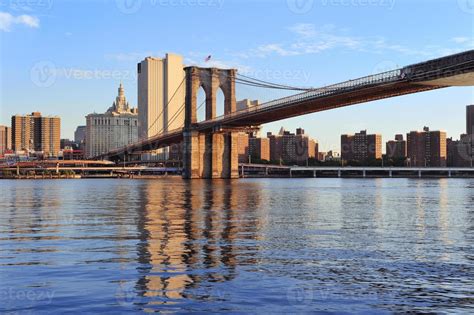 Manhattan bridge view 8343905 Stock Photo at Vecteezy