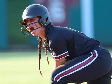 South Carolina softball dominates UCF in NCAA Tournament rematch to reach region final