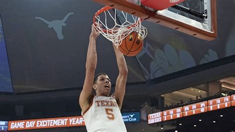 Texas Tech takes 6-game win streak to No. 20 Texas