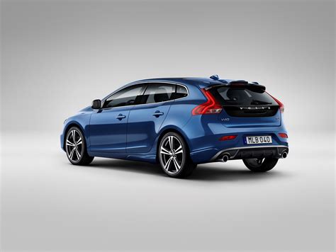 2017 Volvo V40 Facelift Gains New Headlights, Not Much Else - autoevolution