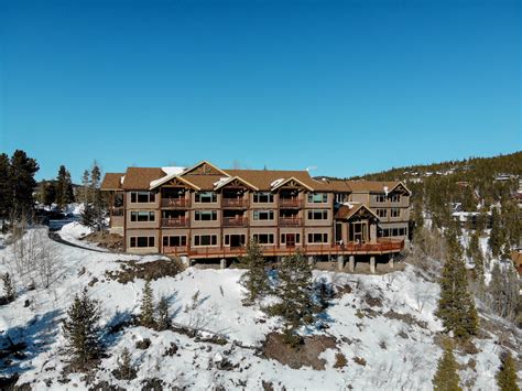 The Lodge at Breckenridge | Colorado Wedding Venues Showcase