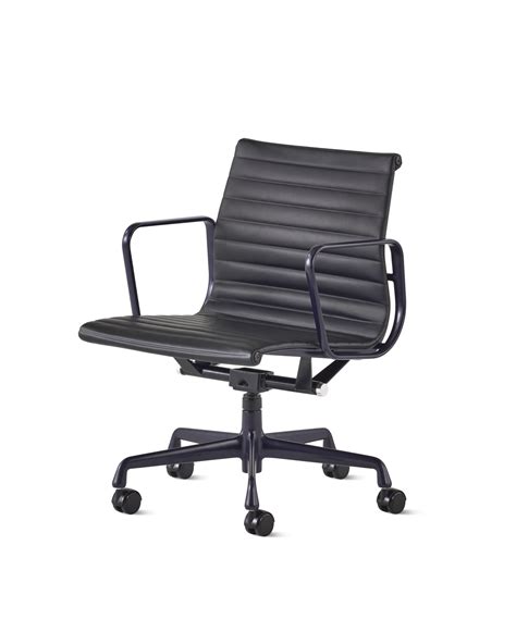 Eames Aluminum Group Management Chair - Eames Office