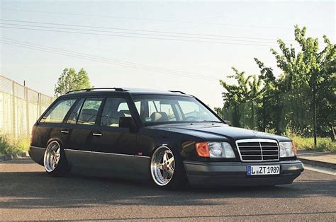 Pin op Black mercedes benz