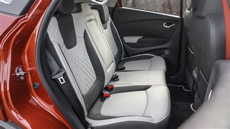 Renault Captur Photo, Rear Seat Space Image - CarWale