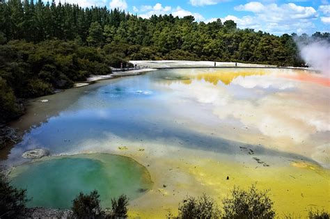 Exploring Wai-O-Tapu Geothermal Wonderland - Explore Shaw