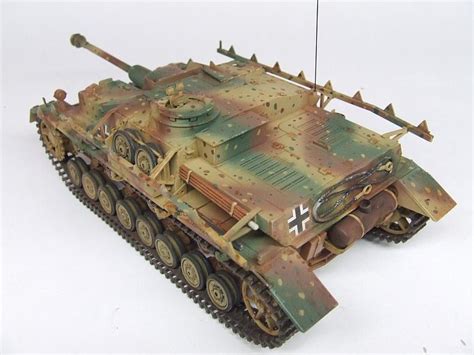 World In Miniature: Kit Review: Academy (Tamiya) StuG IV, #1332