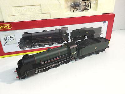 Hornby R2623 OO Gauge SR N15 King Arthur Class 30737 King Uther BR Green