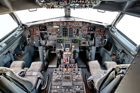 1988 Boeing 737-300 Cockpit : r/boeing