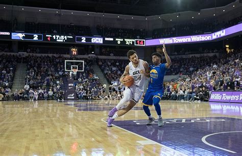 Slideshow: Men's basketball vs. UMKC - GCU News