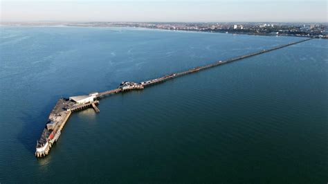 Southend awarded Pier of the Year 2023 - BBC News