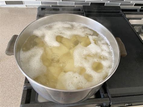 How To Make Mashed Potatoes - Food Storage Moms