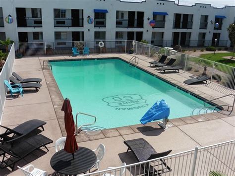 Ramada by Wyndham Kingman Pool: Pictures & Reviews - Tripadvisor