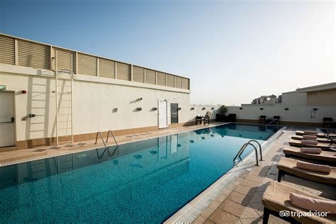 AVANI Deira Dubai Hotel Pool: Pictures & Reviews - Tripadvisor