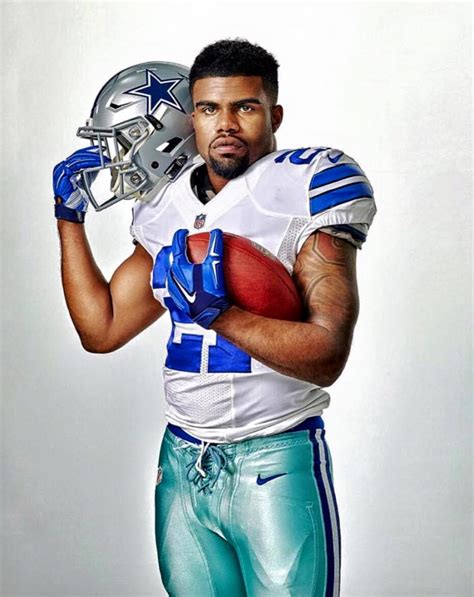 Ezekiel Elliott Age, Net Worth, Height, Stats, Contract, Girlfriend 2023 - World-Celebs.com