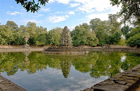 Neak Pean Temple - Explore the Temple of the Entwined Serpents