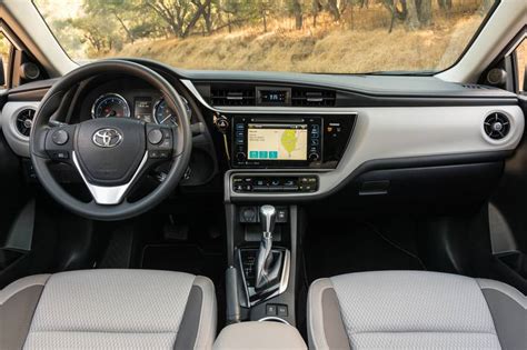 2019 Toyota Corolla Pictures - 111 Photos | Edmunds